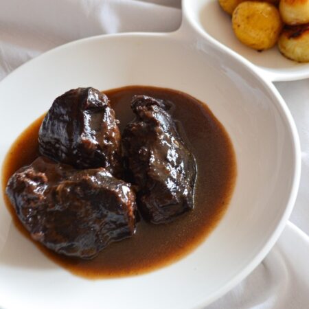 Carrillera de ternera al vino tinto