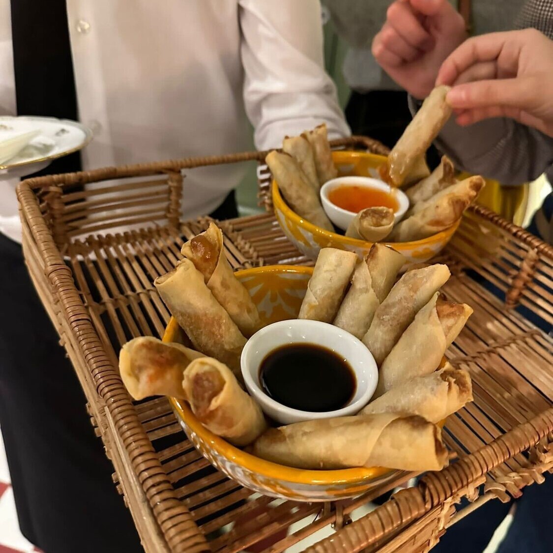 Rollitos filipinos con salsa agridulce