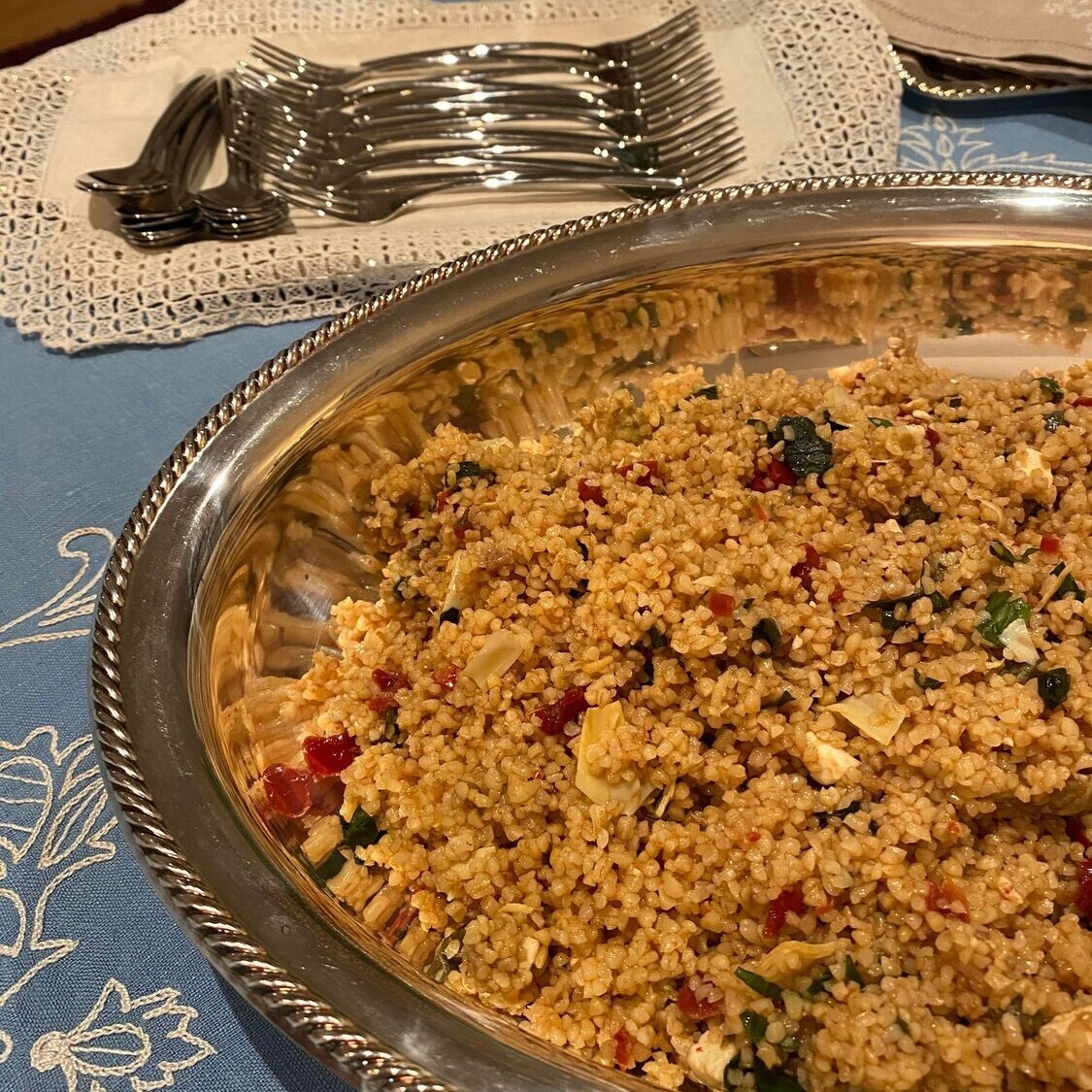 Ensalada de bulgur con alcachofas