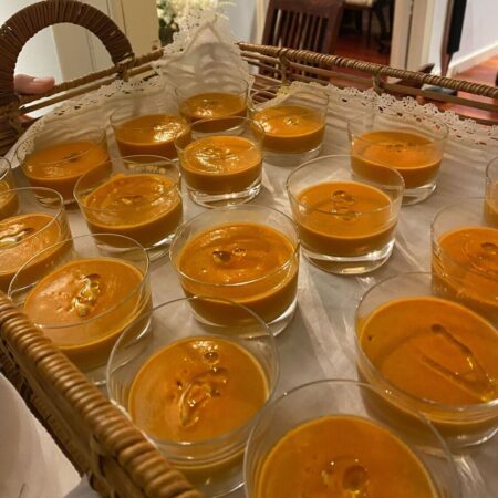 Crema de tomate y albahaca