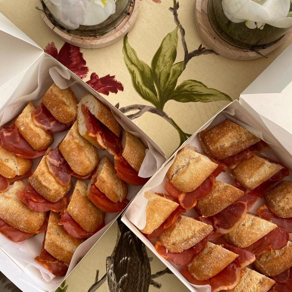 Chapatitas de lomito ibérico y tomate