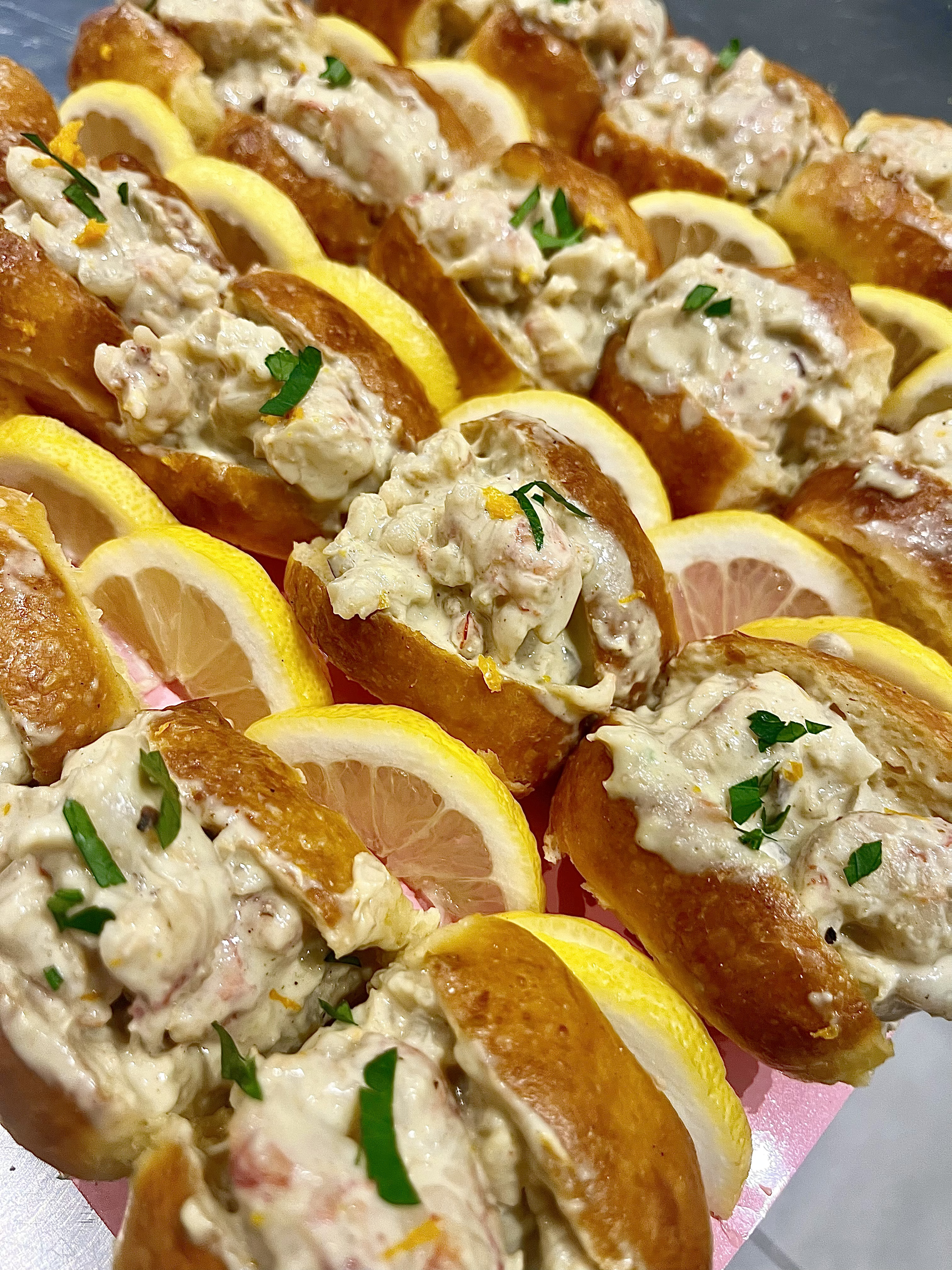 Brioche de marisco con salsa de cítricos - Imagen 2