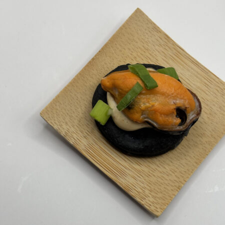 Galletas de mejillones thai con mayonesa de pimentón