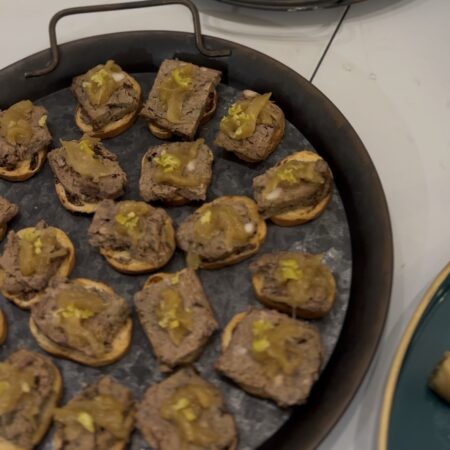 Paté de campaña con encurtidos